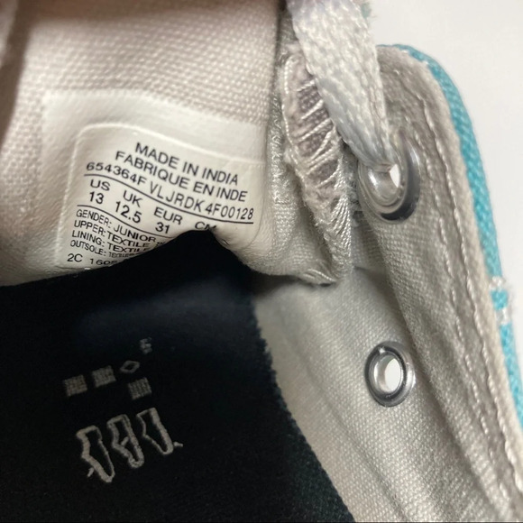 Kids size 13 teal Converse. In play condition - Picture 5 of 5